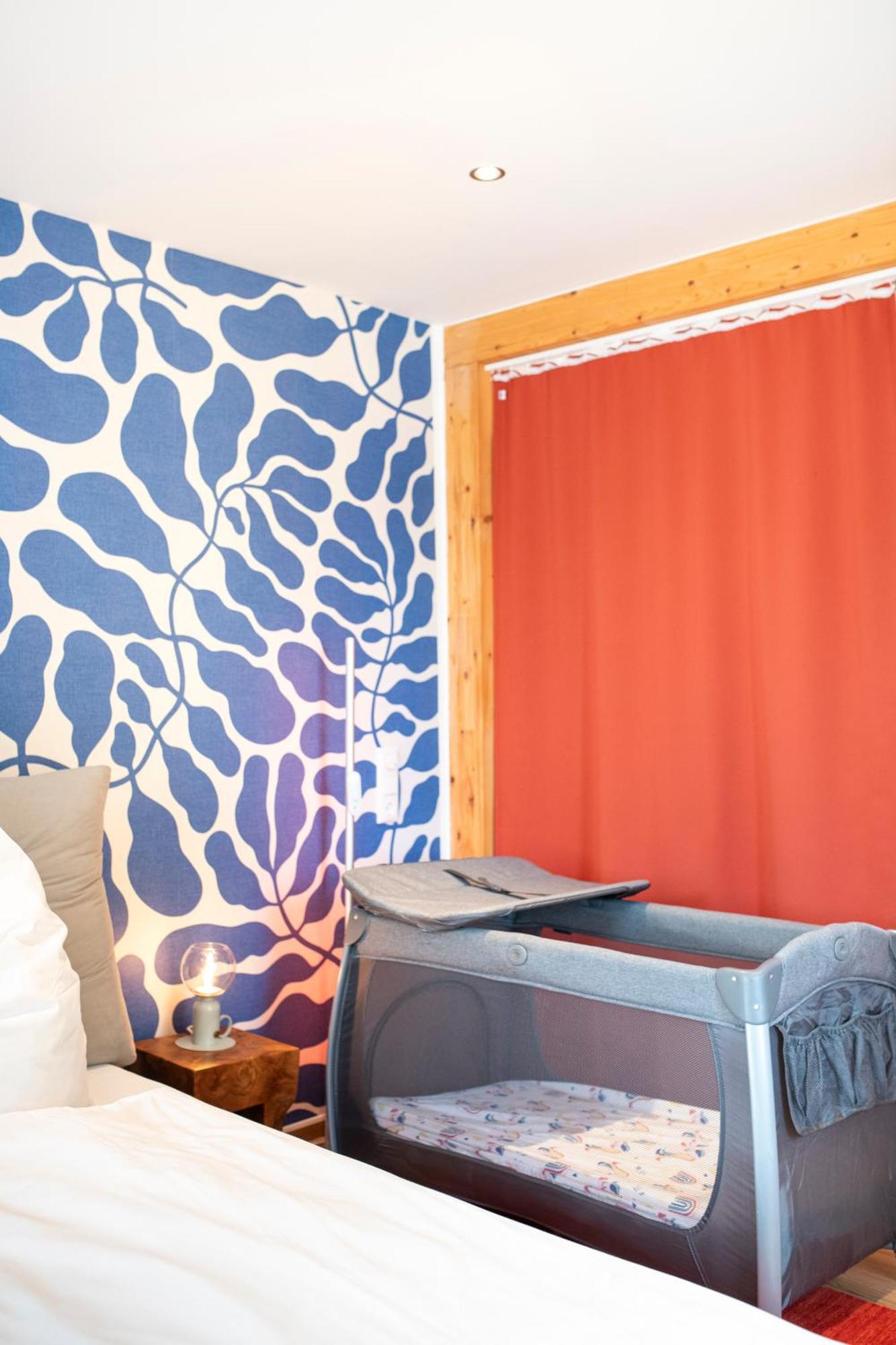 Bunter Hund Apartments - Zentrales Apartment, Parkplatz, Wintergarten, Kinderzimmer Ротенбург-на-Таубере Экстерьер фото