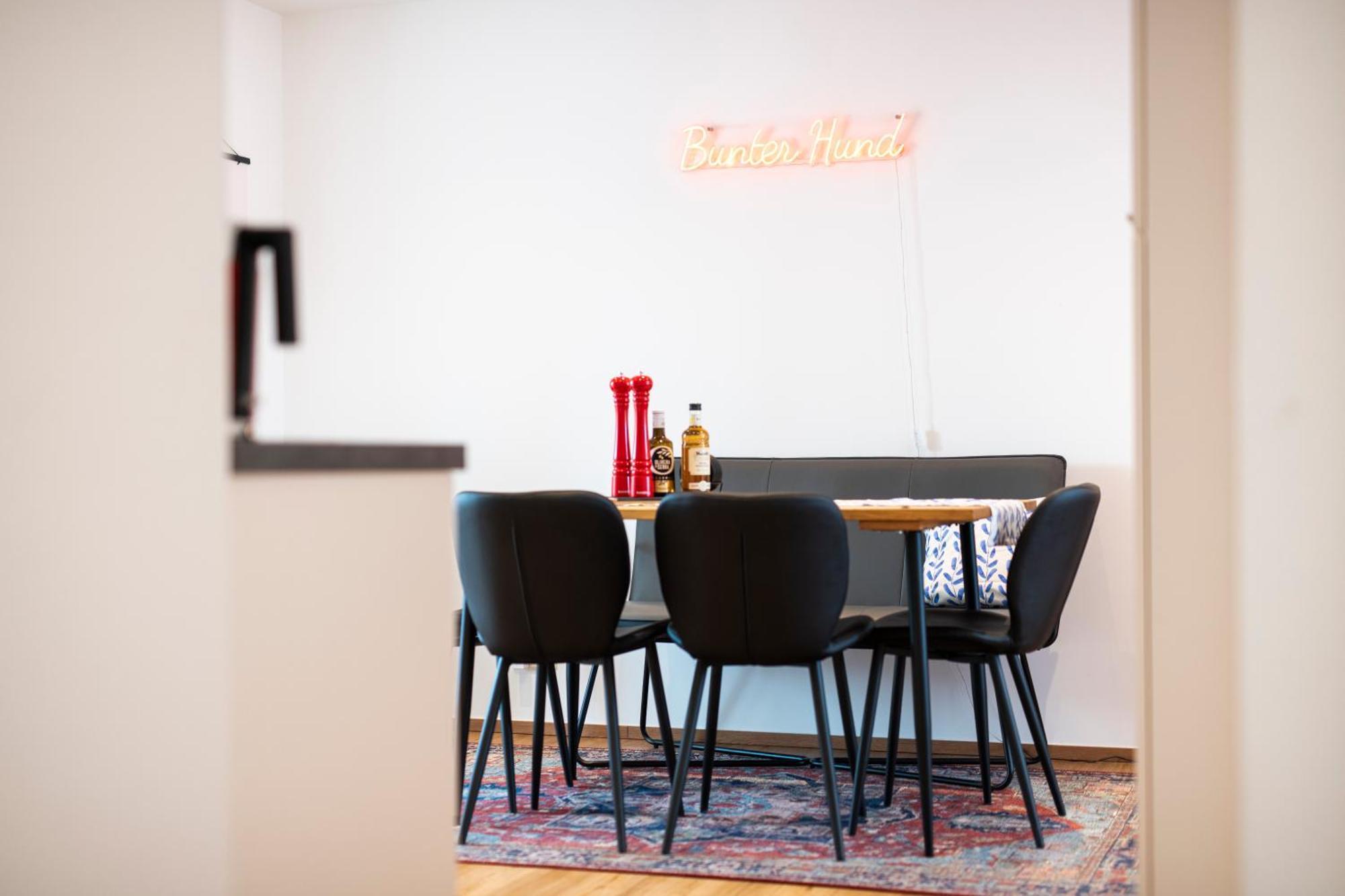 Bunter Hund Apartments - Zentrales Apartment, Parkplatz, Wintergarten, Kinderzimmer Ротенбург-на-Таубере Экстерьер фото