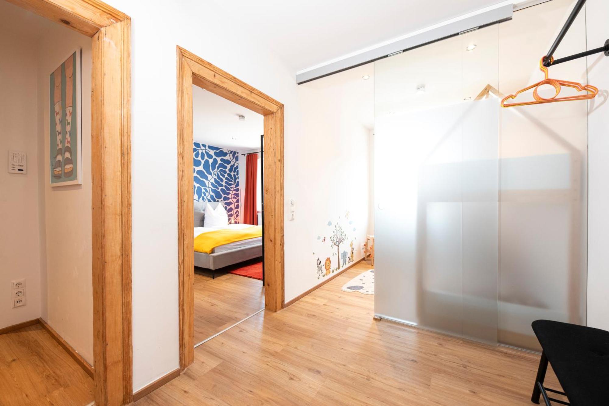 Bunter Hund Apartments - Zentrales Apartment, Parkplatz, Wintergarten, Kinderzimmer Ротенбург-на-Таубере Экстерьер фото